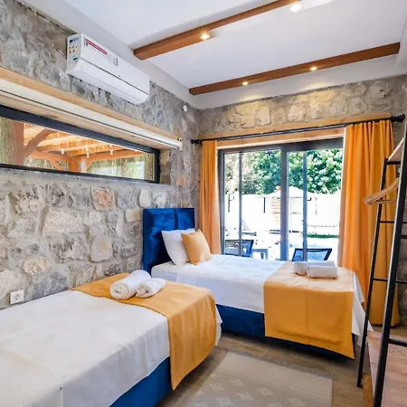 Muestakil Havuzlu Jakuzili Tatil Villasi * フェティエ
