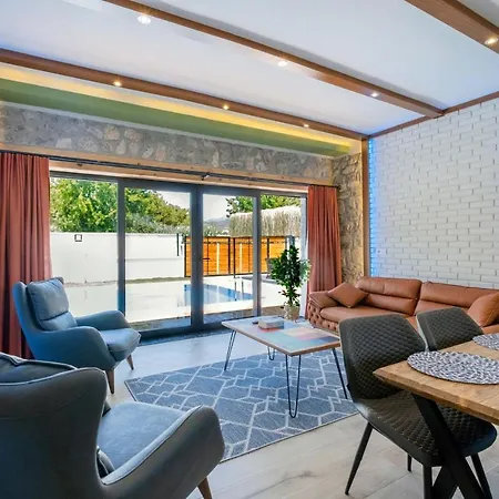 Muestakil Havuzlu Jakuzili Tatil Villasi Фетхие